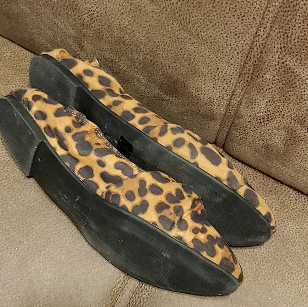 Cest 1946 leopard print fabric flats size 8